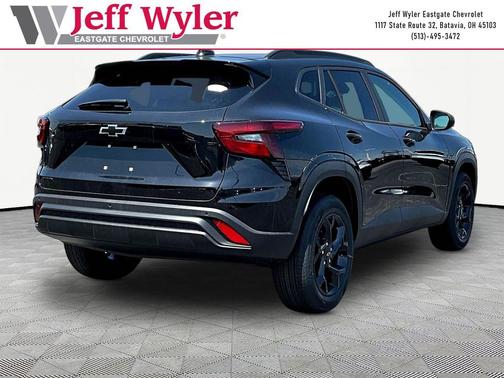 Mosaic Black Metallic 2026 Chevrolet Trax LT