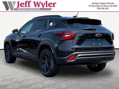 Mosaic Black Metallic 2026 Chevrolet Trax LT