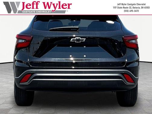 Mosaic Black Metallic 2026 Chevrolet Trax LT