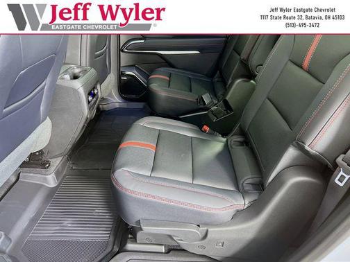 Polar White Tricoat 2026 Chevrolet Traverse RS