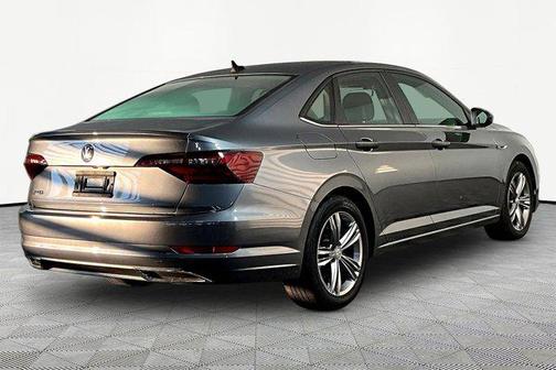 Platinum Gray Metallic 2020 Volkswagen Jetta 1.4T R-Line