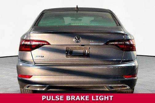 Platinum Gray Metallic 2020 Volkswagen Jetta 1.4T R-Line