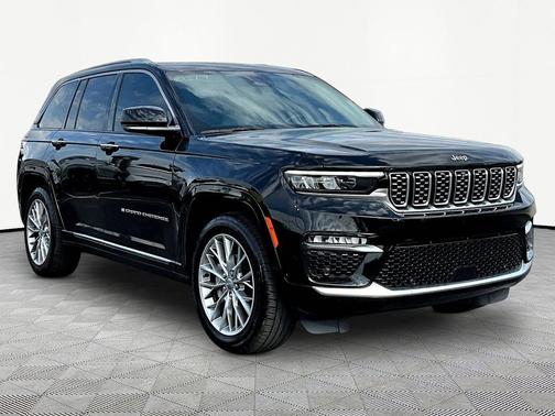 Diamond Black Crystal Pearlcoat 2022 Jeep Grand Cherokee Summit