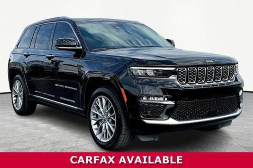 Diamond Black Crystal Pearlcoat 2022 Jeep Grand Cherokee Summit