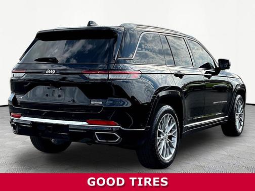 Diamond Black Crystal Pearlcoat 2022 Jeep Grand Cherokee Summit