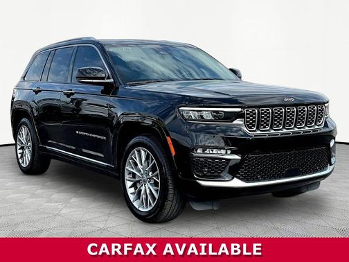 Diamond Black Crystal Pearlcoat 2022 Jeep Grand Cherokee Summit
