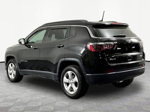 Diamond Black Crystal Pearlcoat 2019 Jeep Compass Latitude