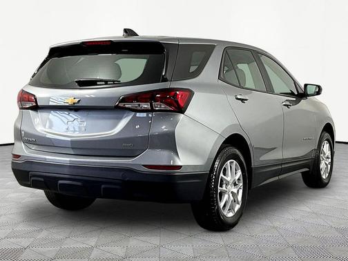 Sterling Gray Metallic 2023 Chevrolet Equinox LS