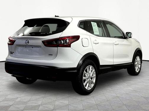 Glacier White 2021 Nissan Rogue Sport S