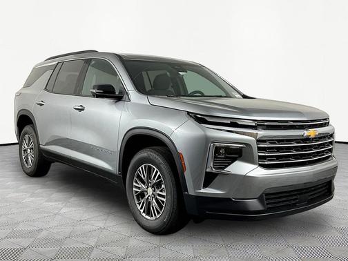 Sterling Gray Metallic 2026 Chevrolet Traverse LT