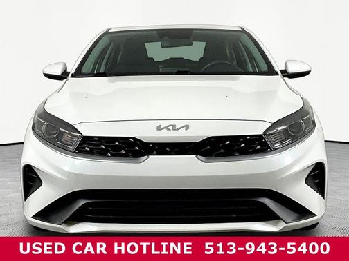 Snow White Pearl 2024 Kia Forte LXS