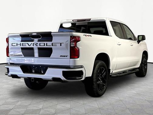 Summit White 2022 Chevrolet Silverado 1500 RST