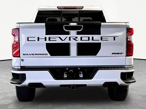 Summit White 2022 Chevrolet Silverado 1500 RST