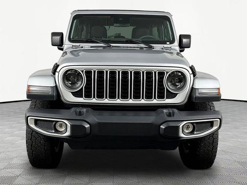 Silver Zynith Clearcoat 2024 Jeep Wrangler 4-Door Sahara 4x4