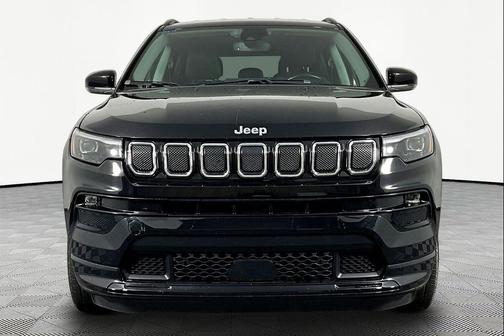 Diamond Black Crystal Pearlcoat 2022 Jeep Compass Limited