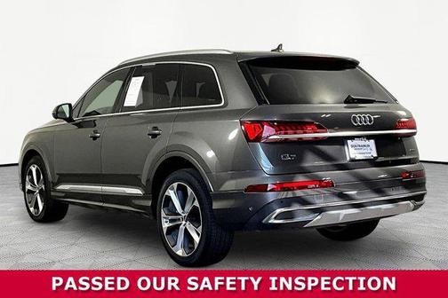 Samurai Gray Metallic 2022 Audi Q7 55 Prestige