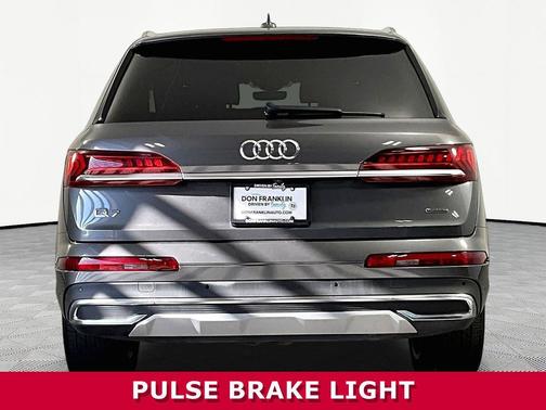 Samurai Gray Metallic 2022 Audi Q7 55 Prestige