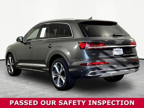 Samurai Gray Metallic 2022 Audi Q7 55 Prestige
