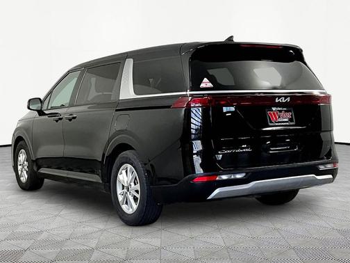 Aurora Black 2022 Kia Carnival LXS