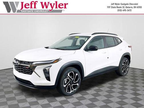 Summit White 2026 Chevrolet Trax FWD 2RS
