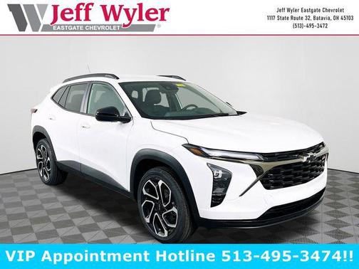 Summit White 2026 Chevrolet Trax FWD 2RS