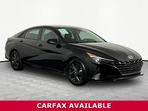 Phantom Black 2022 Hyundai ELANTRA SEL