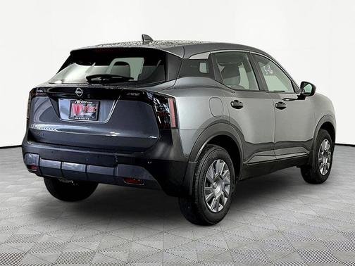 Gun Metallic 2025 Nissan Kicks S
