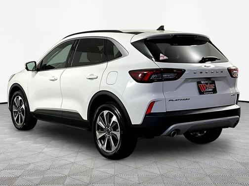 STAR WHITE METALLIC TRI-COAT 2023 Ford Escape Platinum
