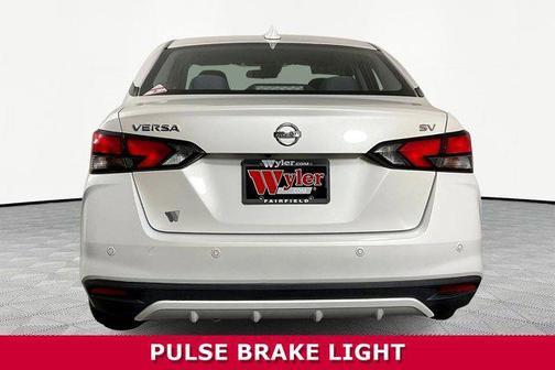 Aspen White TriCoat Pearl 2020 Nissan Versa 1.6 SV