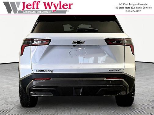 Polar White Tricoat 2026 Chevrolet Equinox FWD ACTIV