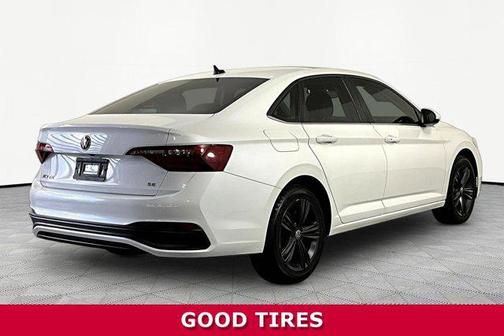 Oryx White Pearl 2022 Volkswagen Jetta 1.5T SE