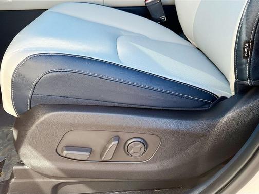 Ivory Silver 2026 Kia Carnival Hybrid SX Prestige