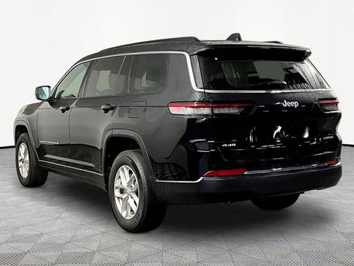 Diamond Black Crystal Pearlcoat 2024 Jeep Grand Cherokee L Laredo