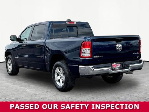 Patriot Blue Pearlcoat 2023 RAM 1500 Big Horn/Lone Star