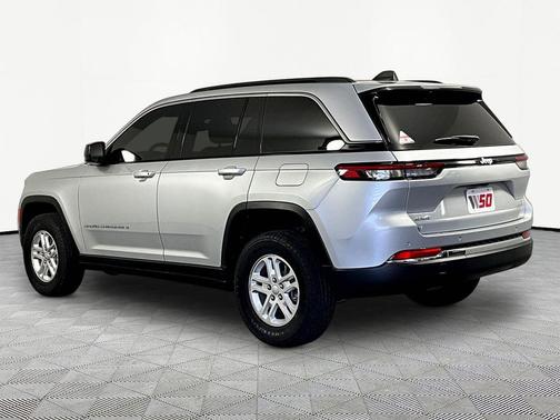 Silver Zynith 2024 Jeep Grand Cherokee Laredo