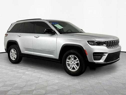 Silver Zynith 2024 Jeep Grand Cherokee Laredo