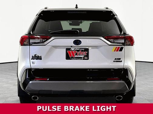 Blizzard Pearl/Midnight Black Metallic 2021 Toyota RAV4 Hybrid SE