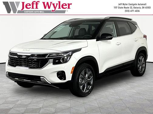 Clear White/Black Roof 2024 Kia Seltos S