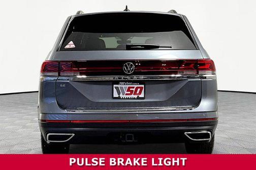 Platinum Gray Metallic 2024 Volkswagen Atlas 2.0T SE w/Technology