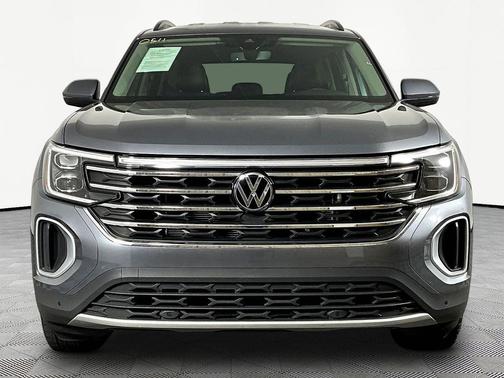 Platinum Gray Metallic 2024 Volkswagen Atlas 2.0T SE w/Technology