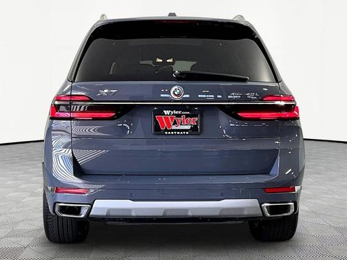 Sparkling Copper Metallic 2023 BMW X7 xDrive40i