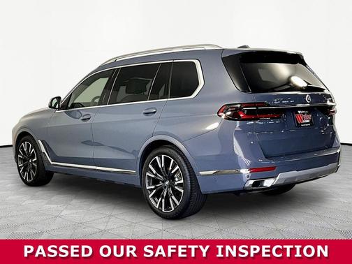 Sparkling Copper Metallic 2023 BMW X7 xDrive40i