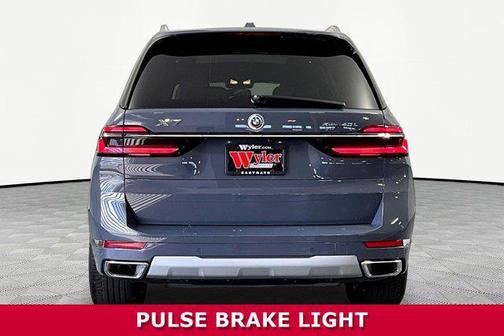 Sparkling Copper Metallic 2023 BMW X7 xDrive40i