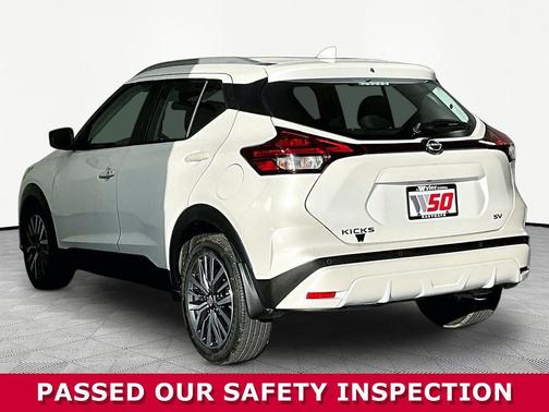 Aspen White Tricoat 2024 Nissan Kicks SV