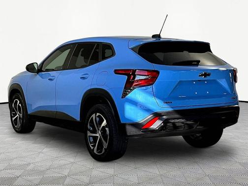 Fountain Blue 2024 Chevrolet Trax FWD 1RS