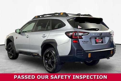 Ice Silver Metallic 2022 Subaru Outback Wilderness