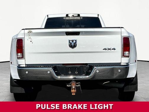 Bright White Clearcoat 2018 RAM 3500 Limited Crew Cab 4x4 8' Box