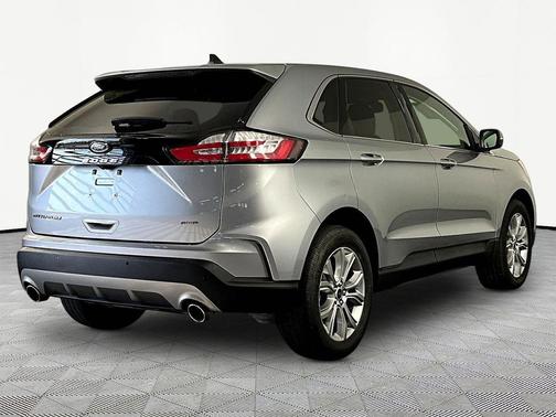 ICONIC SILVER 2024 Ford Edge Titanium