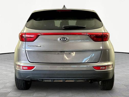 Mineral Silver 2019 Kia Sportage LX