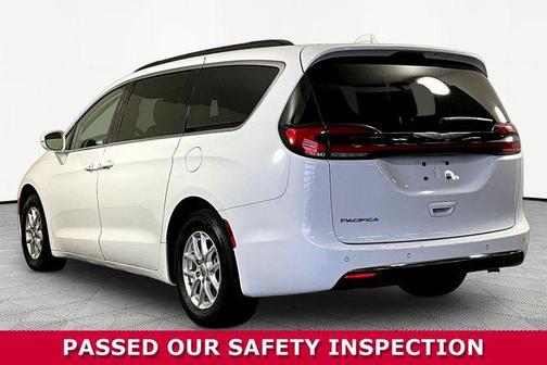 Bright White Clearcoat 2022 Chrysler Pacifica Touring L